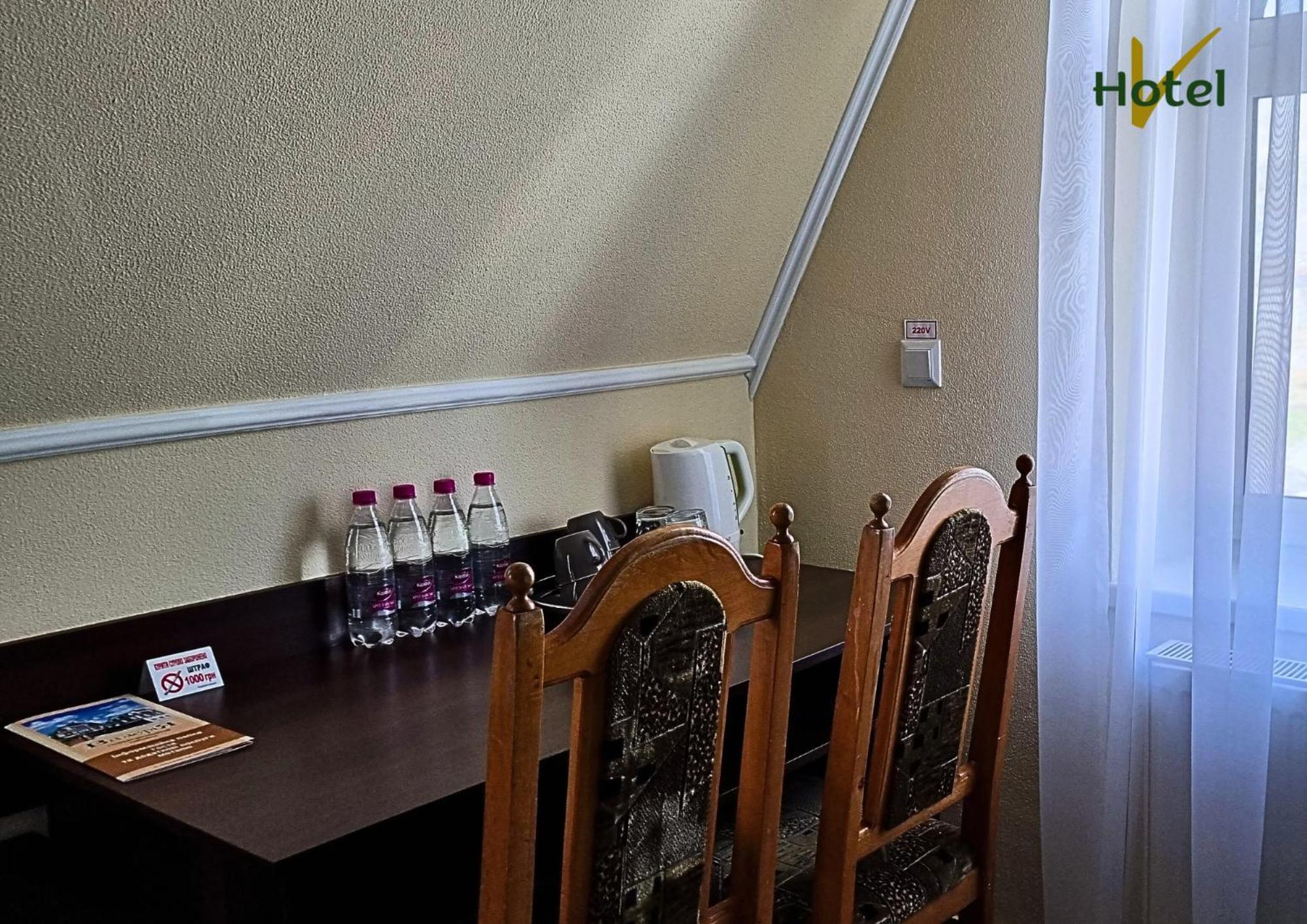 Готель "Валерія" Novoselytsya  Luaran gambar